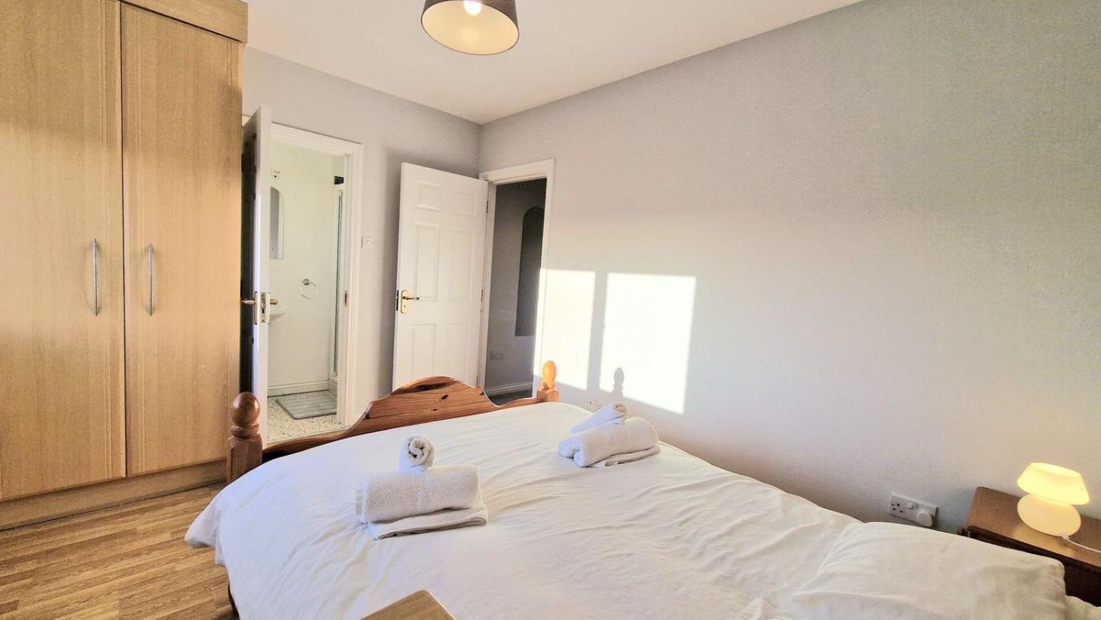 Cosy 3 Bedroom Ensuites Apartment Galway